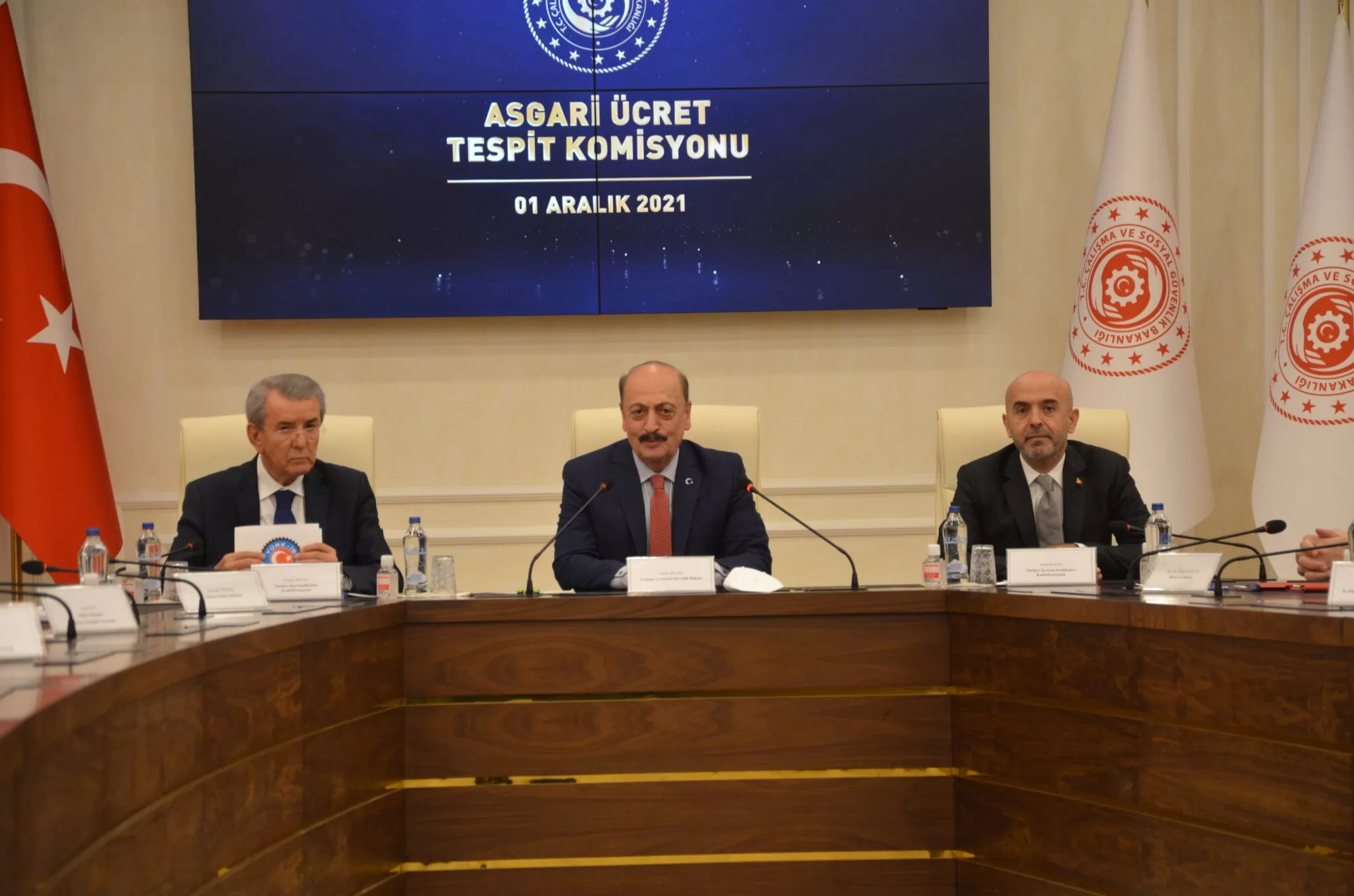 ASGARİ ÜCRET TEPSİT KOMİSYONU İLK TOPLANTISINI GERÇEKLEŞTİRDİ