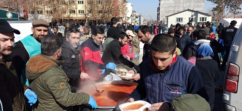 MALATYA'DA  DEPREMZEDELERE YARDIM