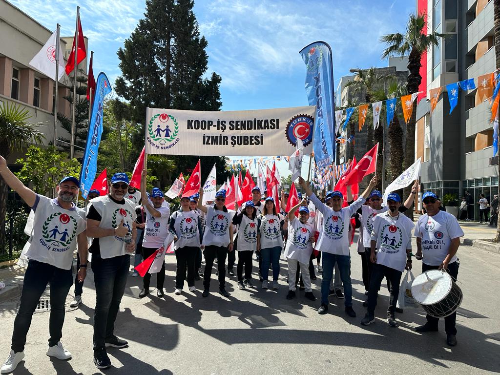 İzmir Şube 1 Mayısı Kutladı